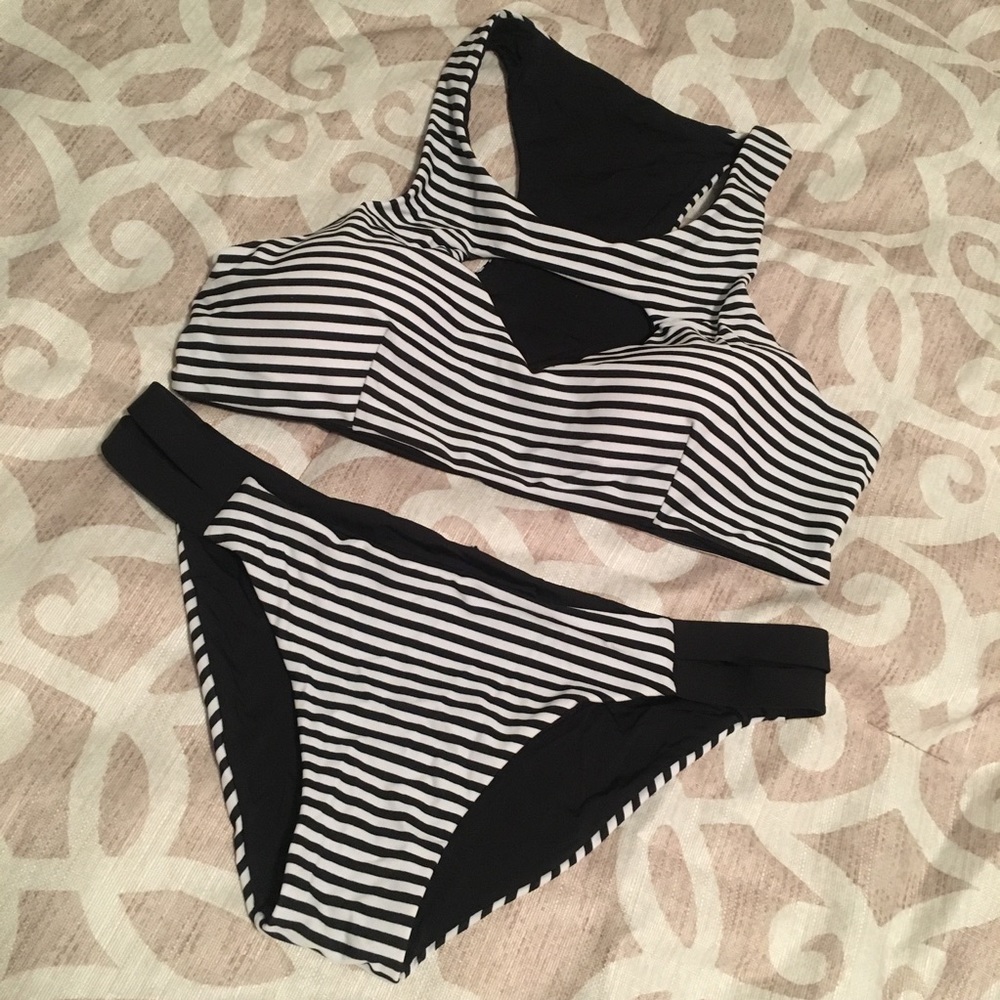 Cupshe Mousse Cake Tank Bikini Set